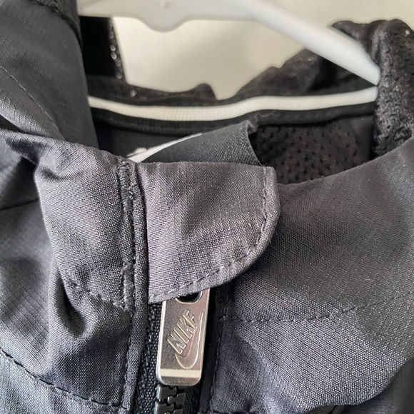 Nike Jacket Protect your child from the rain with Nike raincoat for kids Nike - Picture 8 of 9